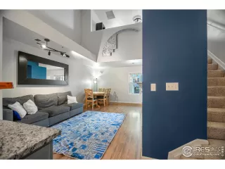 Photo #4: 1018668 Listing