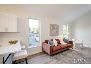 Photo #4: 1019066 Listing