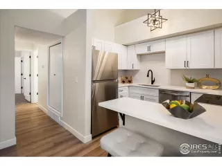 Photo #6: 1019066 Listing