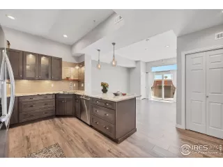 Photo #3: 1019446 Listing