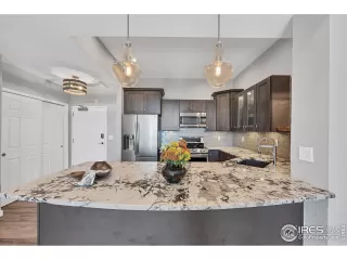 Photo #6: 1019446 Listing