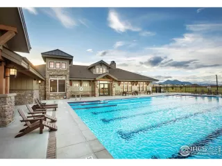 Photo #5: 1020691 Listing
