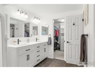 Photo #6: 1021566 Listing