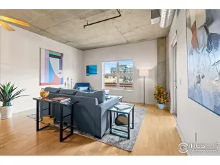 Photo #3: 1021792 Listing