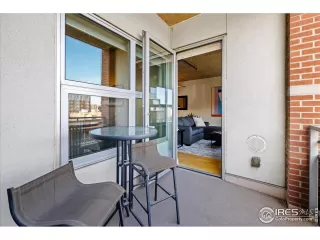 Photo #6: 1021792 Listing