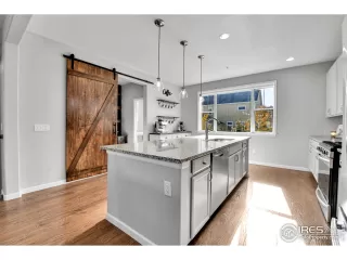 Photo #2: 1022592 Listing