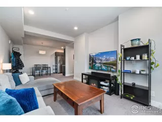 Photo #2: 1022924 Listing