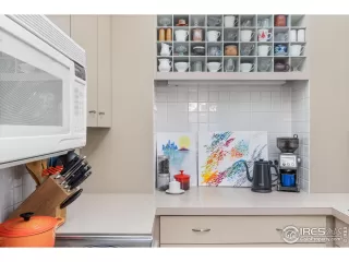 Photo #6: 1022946 Listing 