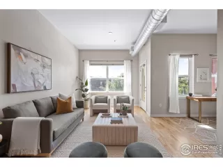 Photo #2: 1022989 Listing