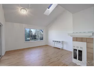 Photo #5: 1024243 Listing 