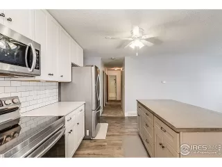 Photo #6: 1024307 Listing