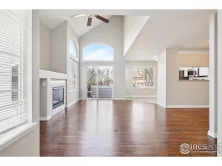 Photo #6: 1025115 Listing
