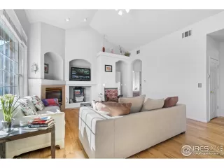 Photo #5: 1025272 Listing 