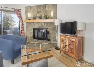 Photo #5: 1025355 Listing