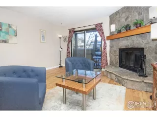 Photo #6: 1025355 Listing