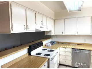 Photo #4: 1025393 Listing