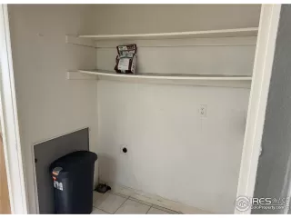 Photo #6: 1025393 Listing