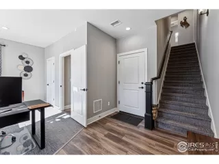 Photo #6: 1025413 Listing