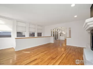 Photo #4: 1025744 Listing