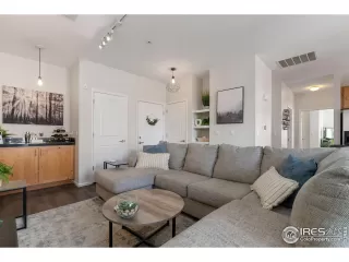 Photo #4: 1025814 Listing