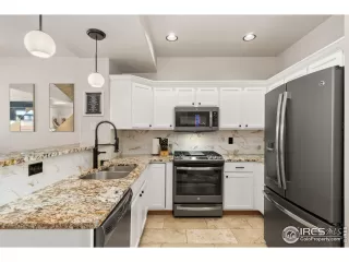 Photo #4: 1026921 Listing