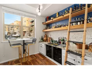 Photo #6: 1026921 Listing