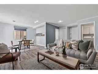 Photo #4: 1028031 Listing