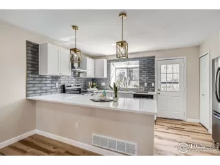 Photo #2: 1028135 Listing