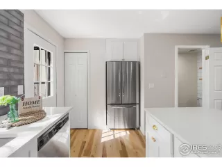 Photo #5: 1028135 Listing