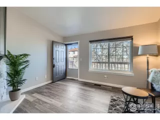 Photo #3: 1028346 Listing