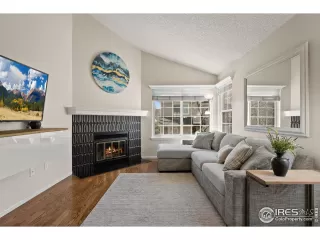 Photo #2: 1028588 Listing