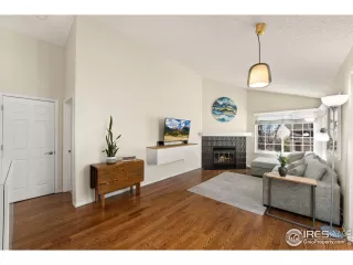 Photo #4: 1028588 Listing