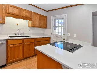 Photo #3: 1028744 Listing