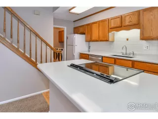 Photo #5: 1028744 Listing