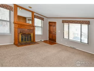 Photo #6: 1028744 Listing