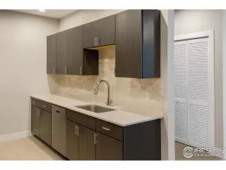 Photo #4: 1029102 Listing