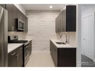 Photo #5: 1029102 Listing