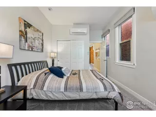 Photo #4: 1029115 Listing