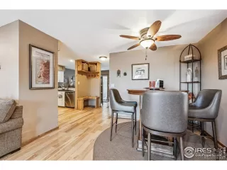 Photo #5: 1029127 Listing