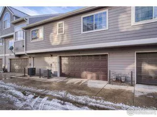 Photo #3: 1029232 Listing