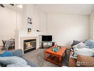 Photo #5: 1029232 Listing