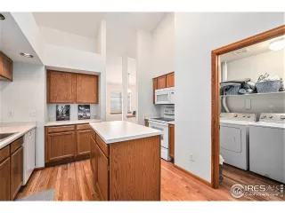 Photo #6: 1029232 Listing