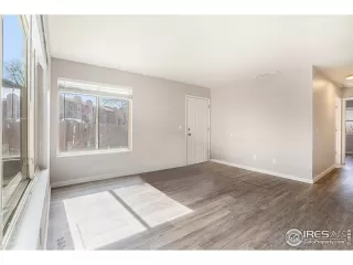 Photo #2: 1029257 Listing