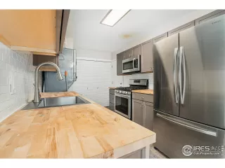 Photo #4: 1029257 Listing