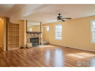 Photo #2: 1029338 Listing