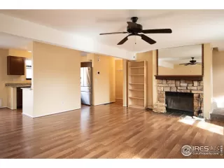 Photo #3: 1029338 Listing