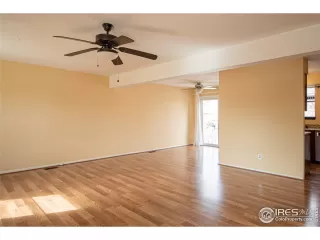 Photo #4: 1029338 Listing