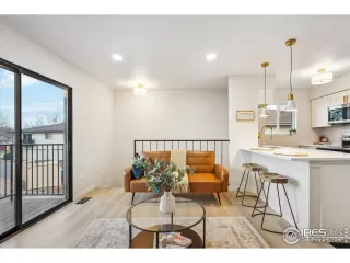 Photo #2: 1029646 Listing