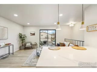 Photo #4: 1029646 Listing