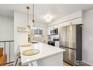 Photo #6: 1029646 Listing